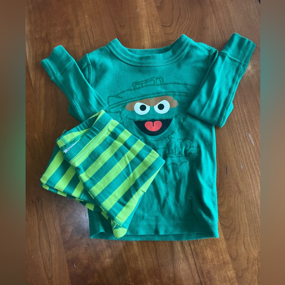 Hanna Andersson x Sesame Street Oscar the Grouch Pajamas – Size 3T